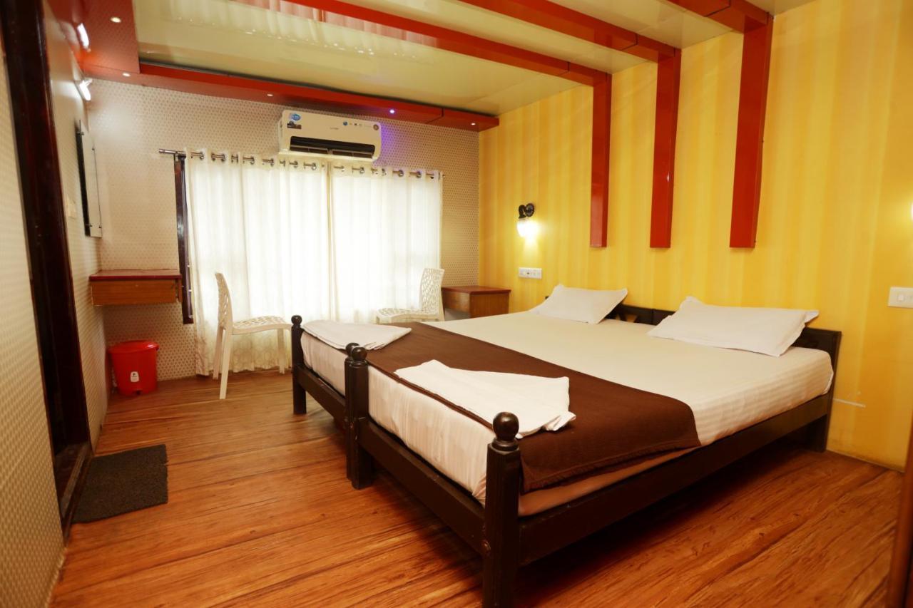 Harmony Houseboats Hotel Alappuzha Exterior photo