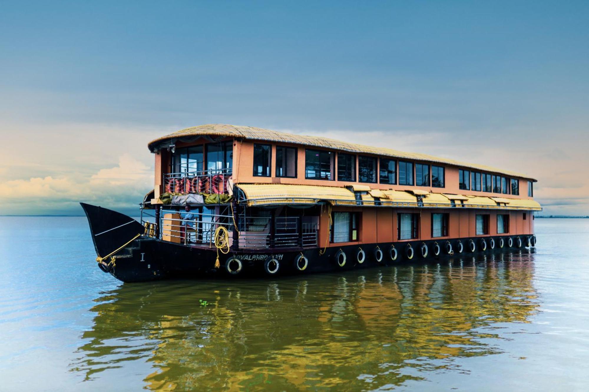 Harmony Houseboats Hotel Alappuzha Exterior photo